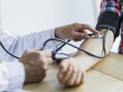 مراقب فشارخون بالا باشید/ چگونه بدانیم دچار فشارخون بالا هستیم/ خطر سکته مغزی و قلبی