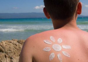 برنزه کردن ابتلا به سرطان پوست را ۱۰ برابر می‌کند/ فریب تبلیغات دروغین را نخورید