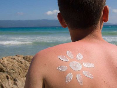 برنزه کردن ابتلا به سرطان پوست را ۱۰ برابر میکند/ فریب تبلیغات دروغین را نخورید