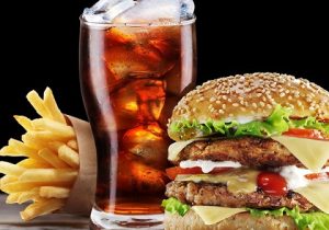 مصرف زیاد نوشابه و هات داگ چه بلایی سر مغز می‌آورد؟