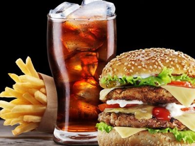 مصرف زیاد نوشابه و هات داگ چه بلایی سر مغز می‌آورد؟