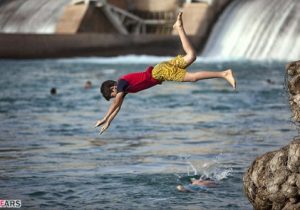 این علائم خطرناک را هنگام شنا جدی بگیرید