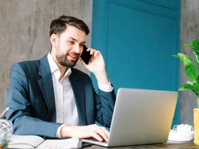 آداب و قوانین استفاده از موبایل در محل کار