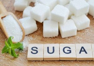 ۶ راهکار برای مهار میل مصرف شیرینی و شکر