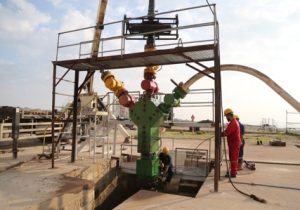 تولید نفت در خوزستان به دو میلیون و ۷۰۰ هزار بشکه رسیده است/ تعیین‌تکلیف همه میادین غرب کارون