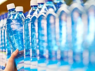 واقعیت هولناک آب معدنی ؛ با هر جرعه چه چیزی وارد بدنمان می‌کنیم؟