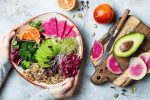 دلیل افزایش اختلالات گوارشی در تابستان / زمان خوردن وعده اصلی غذا در روزهای گرم