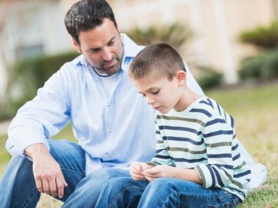 اگر میخواهید فرزندانتان به شما احترام بگذارند این ۷ عادت را کنار بگذارید