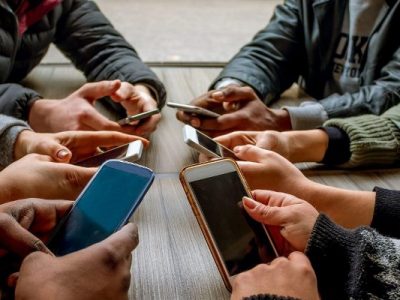 تاثیرات منفی بلندمدت استفاده زیاد از صفحه‌ نمایش در نوجوانی