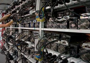 کشف و ضبط ۱۳۲۰ دستگاه ماینر غیرمجاز در اهواز