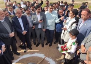 آغاز ساخت نیروگاه خورشیدی ۲۰۰ مگاواتی گتوند با حضور وزیر نیرو