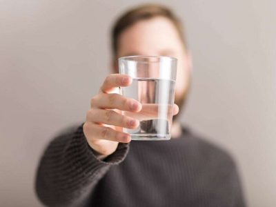 فواید شگفت انگیز آب ولرم صبحگاهی