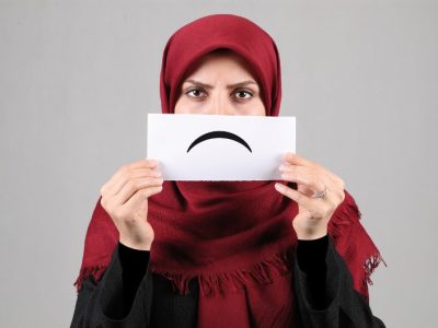 اگر این ۱۰ جمله را زیاد استفاده می‌کنید از زندگی خود راضی نیستید!