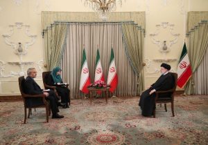 صریح و شفاف با مردم؛ مروری بر ۹ گفت‌وگوی تلویزیونی رئیس جمهور