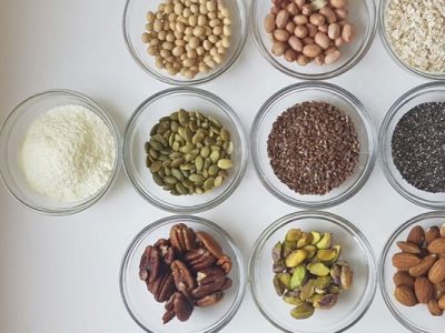 چگونه در خانه پودر پروتئین درست کنیم ؟ ؛ آموزش ساخت پودر پروتئین فقط با ۳ ماده غذایی