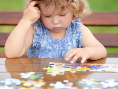 فواید حل پازل برای بزرگسالان و کودکان ؛ تمرینی ساده اما عمیق برای تقویت عملکردهای شناختی