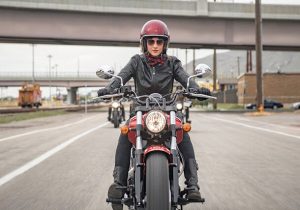 زنان موتورسوار زیر ذره‌بین بیمه شخص‌ ثالث؛ بهانه‌ای نمی‌ماند!