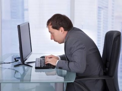 حفظ جان افراد پشت میز نشین با ۱۵ توصیه